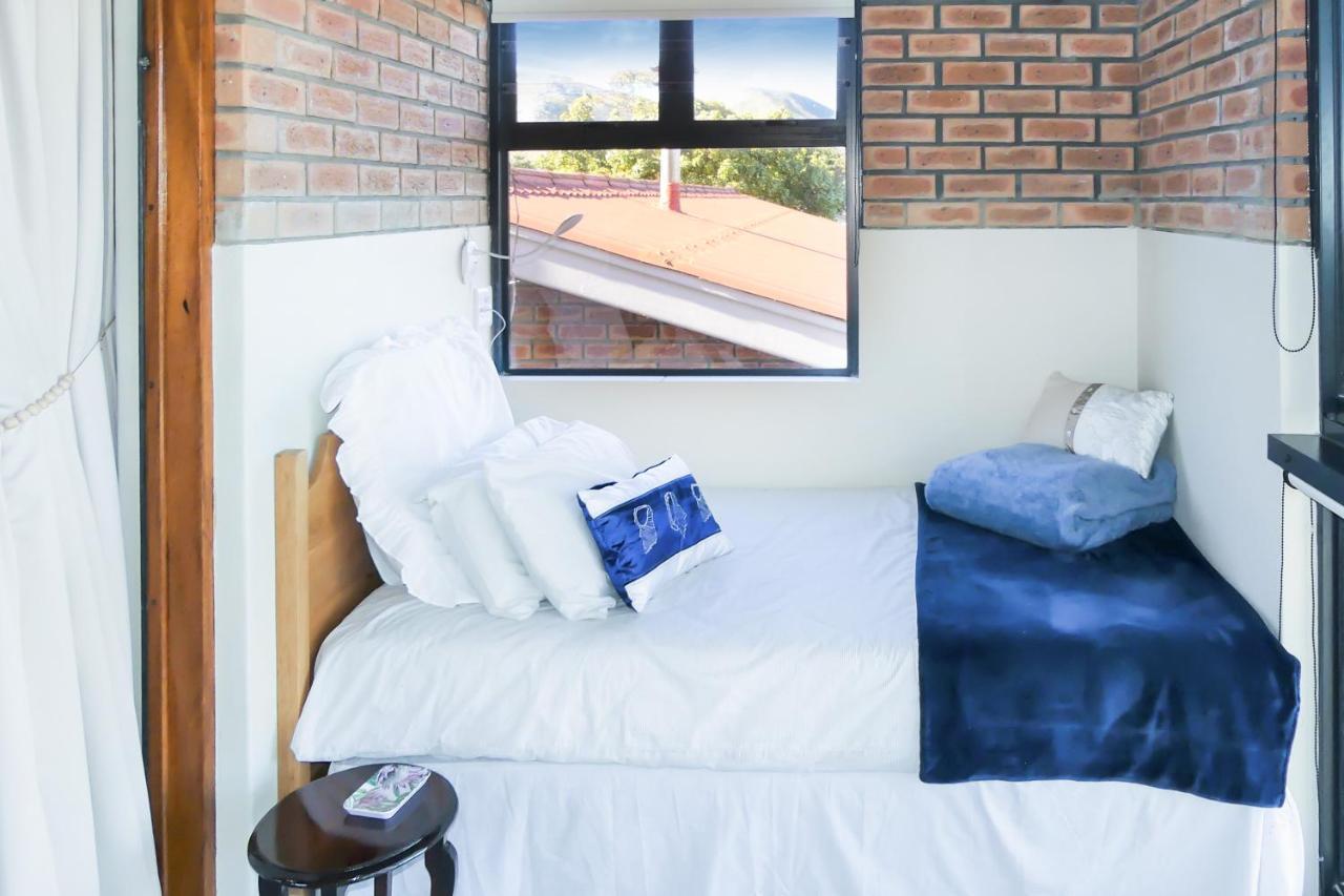 ホテル Shalom Self Catering クレインモンド エクステリア 写真